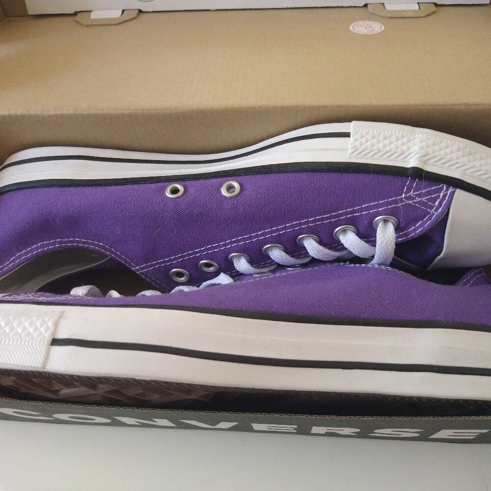 Electric Purple Converse Unisex Size 10.5 men's / 8.5 women's NIB